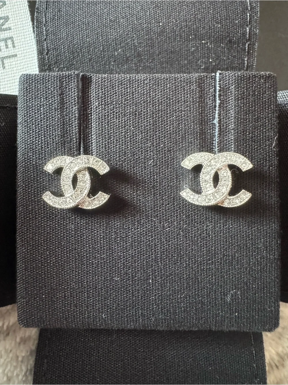 CHANEL elegant cc